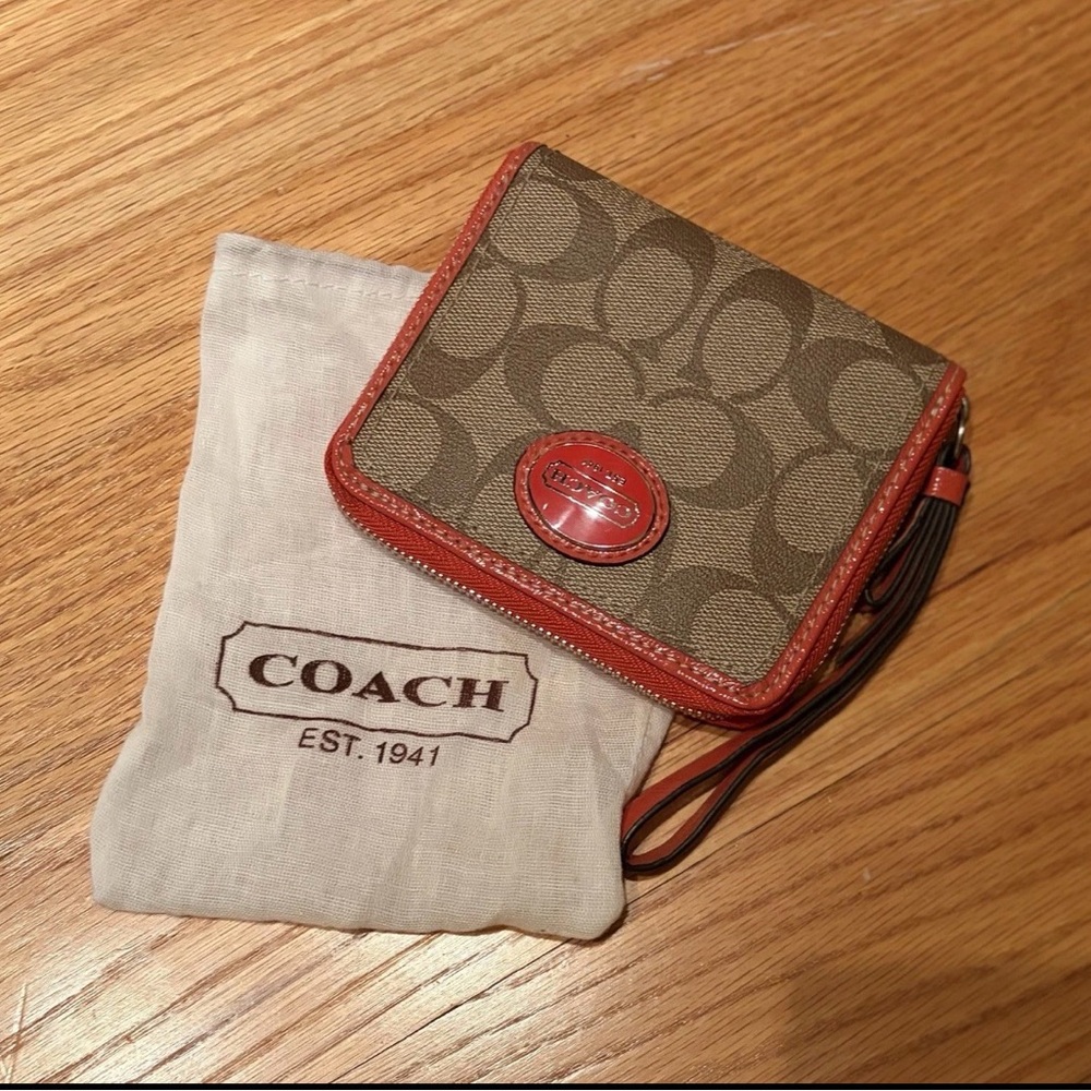 New Coach Peyton Signature Zip Around Wallet Wristlet